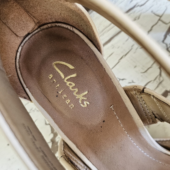 Clarks Leather Heels 8 Excellent Condition - Picture 3 of 6